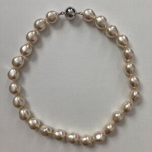 Soft Pink Beaded Necklace with Magnet Closure